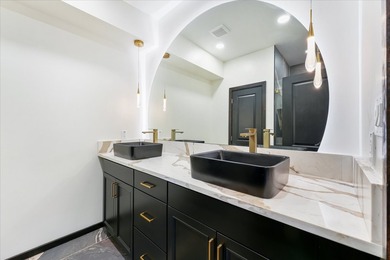 Discover modern living in this beautifully designed 4-bedroom, 2 - photo 9