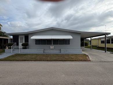 Caloosahatchee River Home For Sale in N Ft Myers Florida