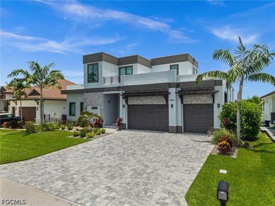 Set along prestigious Bayshore Avenue in Cape Coral's coveted - photo 3