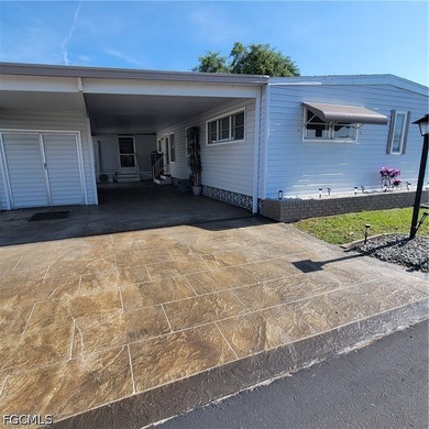 Welcome to your dream home in the prestigious Six Lakes Country - photo 3