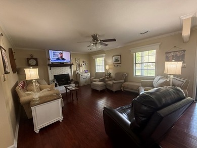 Immaculate 4-bedroom, 2-bath home located in a highly - photo 5