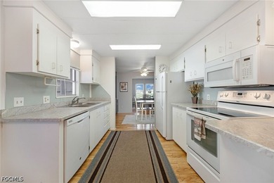 Welcome to your dream home in the prestigious Six Lakes Country - photo 8