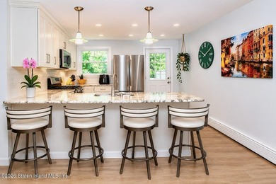 Welcome to 102 Cebra Avenue! This spacious 2-3 bedroom - photo 12