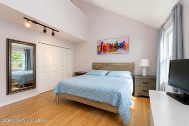 Welcome to 102 Cebra Avenue! This spacious 2-3 bedroom - photo 20