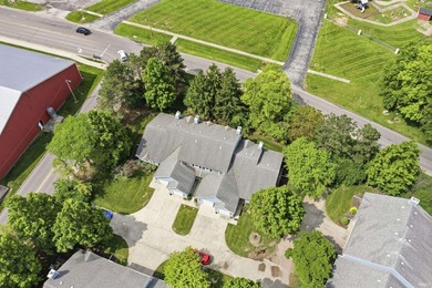 Low-maintenance living awaits at 3622 N. Lakeside Dr. in the - photo 29