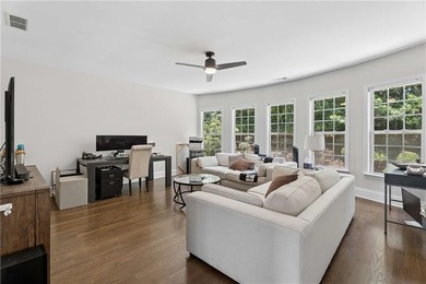 Experience elevated living in this fully renovated luxury estate - photo 34