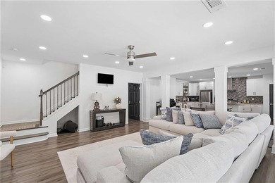 Experience elevated living in this fully renovated luxury estate - photo 36