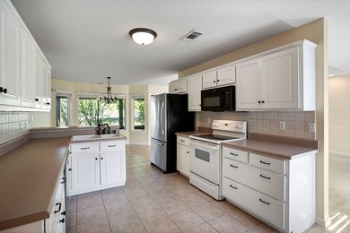 Welcome to 156 Canterbury Drive in the Country Club of Alabama! - photo 8