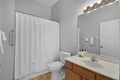 Welcome to 948 Oak Arbor Circle, a beautifully maintained - photo 22