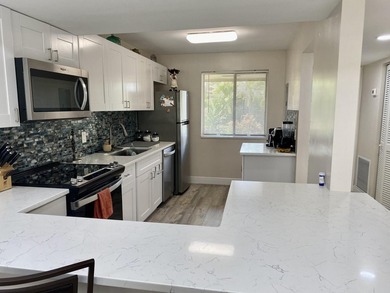 Beautiful villa located in the heart of Lake Worth within a - photo 1