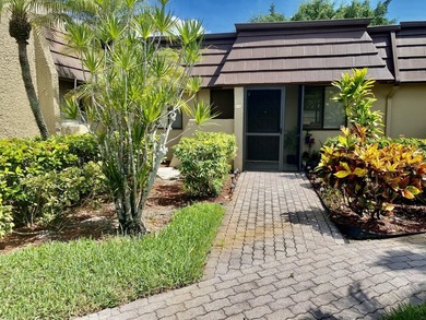 Beautiful villa located in the heart of Lake Worth within a - photo 2