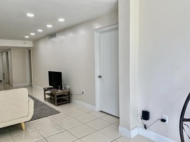 Beautiful villa located in the heart of Lake Worth within a - photo 9