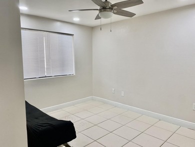Beautiful villa located in the heart of Lake Worth within a - photo 10