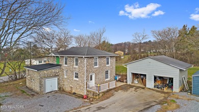 Douglas Lake Home For Sale in White Pine Tennessee