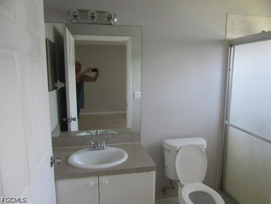 Well maintained duplex with great location with easy access to - photo 5