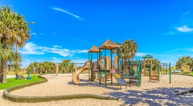 This LAKE FRONT 5 bedroom 3 bath beach house with amazing views - photo 46