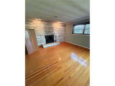 *Back on market* Financing fell through. No delayed negotiations - photo 12