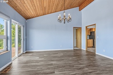 Enjoy the beauty of the Pacific Northwest in this custom-built 4 - photo 12