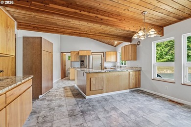 Enjoy the beauty of the Pacific Northwest in this custom-built 4 - photo 16