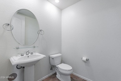 ELEGANT 2-STORY TOWNHOME in the Prestigious Willow Historic