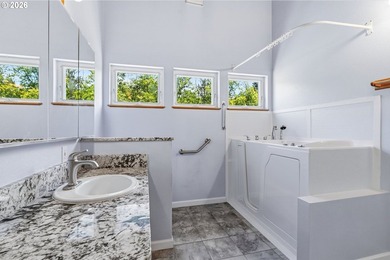 Enjoy the beauty of the Pacific Northwest in this custom-built 4 - photo 25