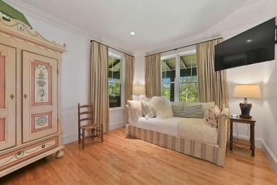 Legacy, Lifestyle & Opportunity - A discreet treasure in one of - photo 29