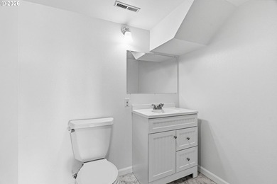 Enjoy the beauty of the Pacific Northwest in this custom-built 4 - photo 34