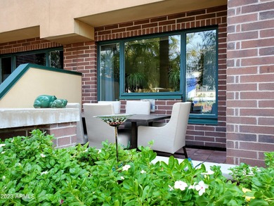 ELEGANT 2-STORY TOWNHOME in the Prestigious Willow Historic