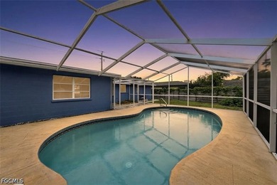 Welcome to this classic Sarasota pool home in the desirable - photo 4