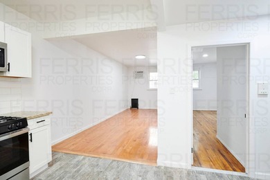 INVESTOR ALERT/High-Yield 5-Unit Asset in Prime Williamsburg - photo 4