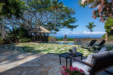 Welcome to Hale Laule'a, the House of Peace. A property that is - photo 1