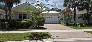 Welcome to 195 NW Willow Grove Avenue. As you approach this Key - photo 1