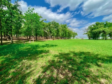 Waterfront lot on Richland Chambers Lake - Lake Acreage For Sale in Streetman, Texas