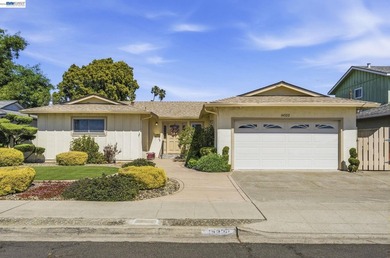 Discover this charming 4-bedroom, 2-bathroom home nestled in the - photo 3