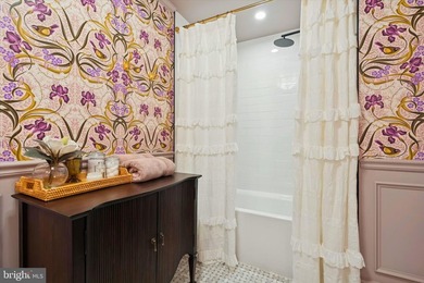 This home is set squarely between Passyunk Square and Queen - photo 35