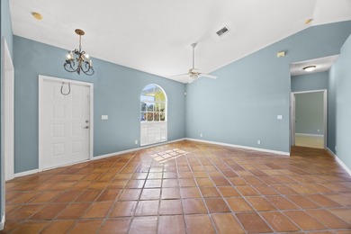 Welcome to this spacious and beautifully maintained 3-bedroom - photo 10