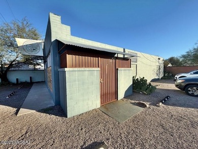 Excellent Ft Lowell corridor location near Stone Ave., Great