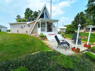 A LAKE SHAFER GETAWAY THAT'S AN A-PLUS! This charming A-frame - Lake Home For Sale in Monticello, Indiana