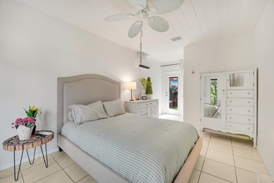 Tucked behind a privacy-fenced perimeter on a deep Lake Ridge - photo 1