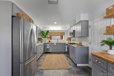 Beautifully remodeled and move-in ready, this 2-bedroom, 2 bath - photo 12