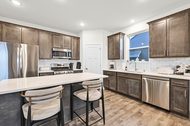 Welcome to this beautifully crafted 3-BD, 3-BA ranch, designed - photo 13