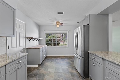 Beautifully remodeled and move-in ready, this 2-bedroom, 2 bath - photo 13