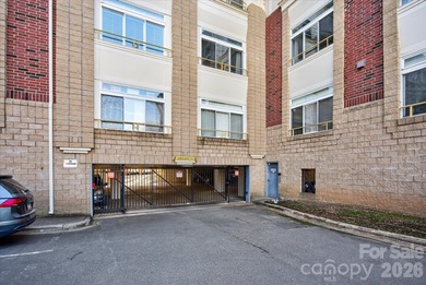 Wonderful corner unit condo in the heart of Elizabeth with