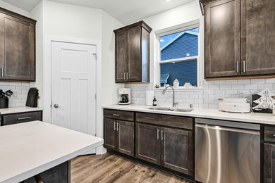 Welcome to this beautifully crafted 3-BD, 3-BA ranch, designed - photo 22