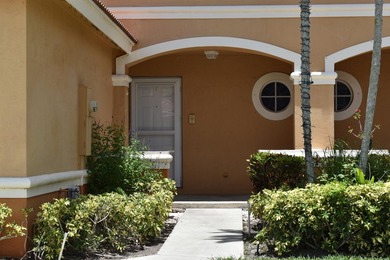 Beautifully maintained 3 bedroom 2.5 bathroom1 car garage - photo 3