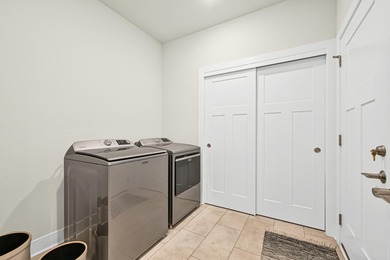 Welcome to this beautifully crafted 3-BD, 3-BA ranch, designed - photo 25