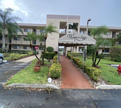 (private lake, pond, creek) Condo For Sale in Delray Beach Florida