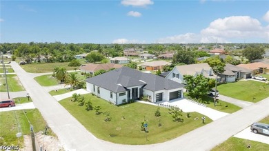 Welcome to this spectacular, centrally located residence - photo 3