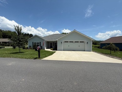 Welcome to this stunning 3-bedroom, 2.5-bath residence in - photo 6