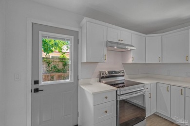 Beautifully renovated and move-in ready! This stunning 4-bedroom - photo 13